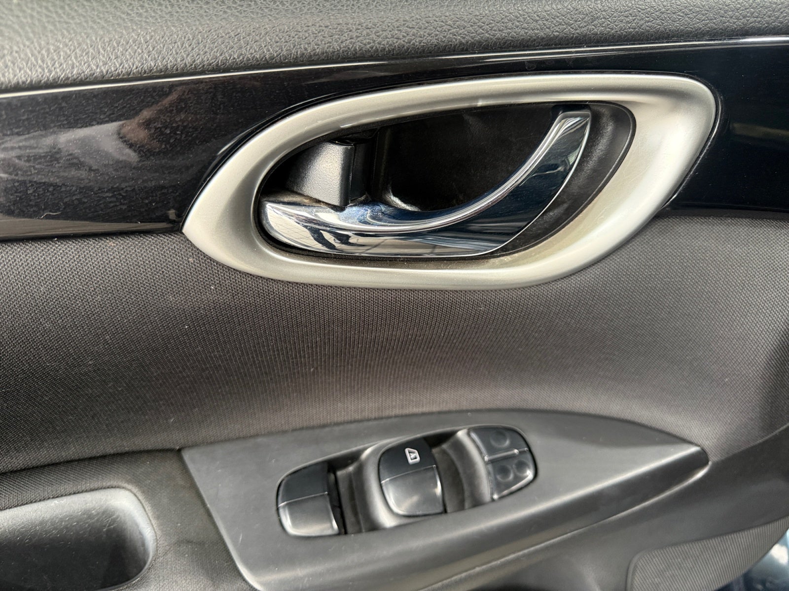 2018 Nissan SENTRA ADVANCE MT