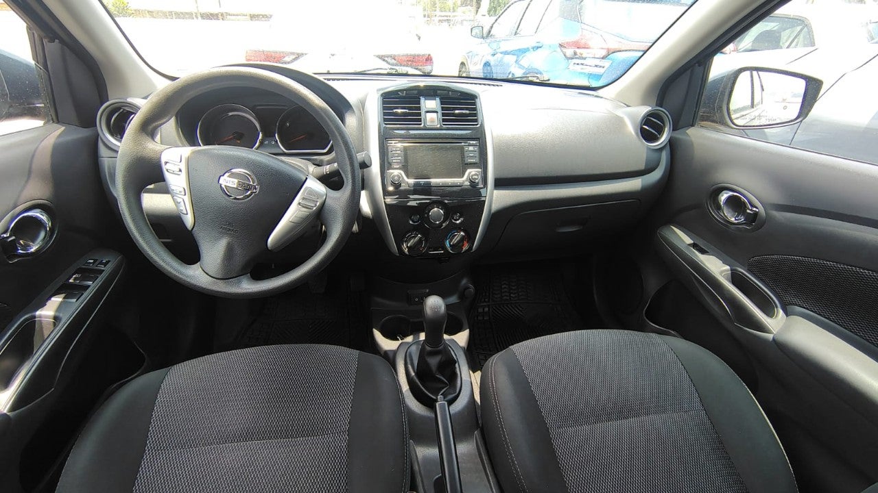 2017 Nissan VERSA ADVANCE MT AC