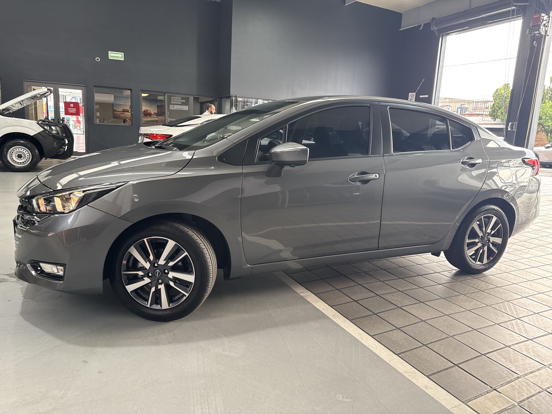 2025 Nissan VERSA ADVANCE CVT 25
