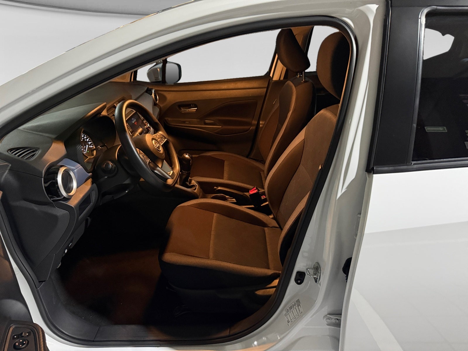 2025 Nissan VERSA ADVANCE MT 25