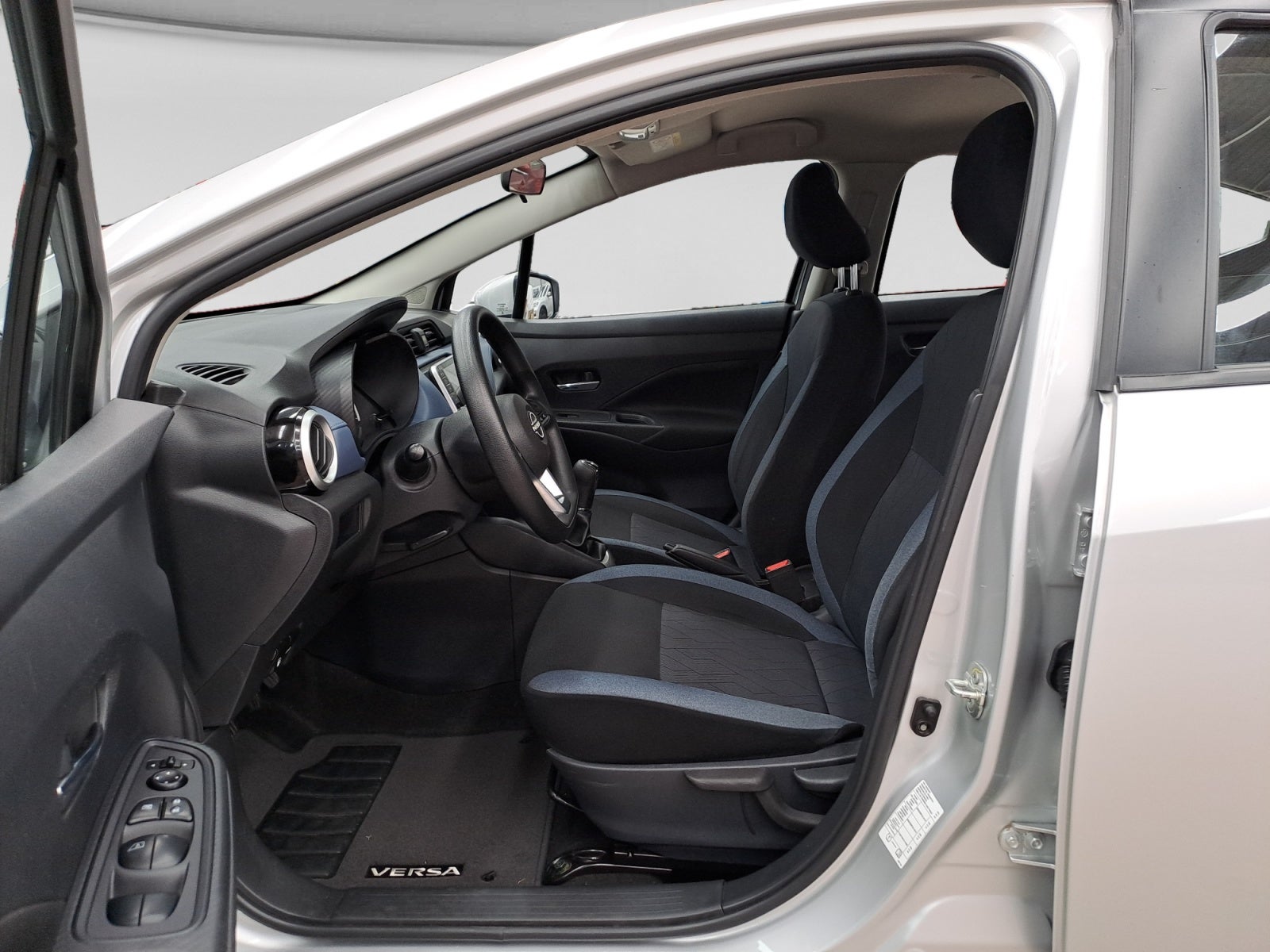 2024 Nissan VERSA ADVANCE MT 24
