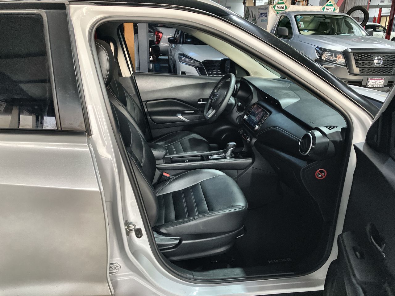 2021 Nissan KICKS PLATINUM BI-TONO 1.6 LTS CVT 21