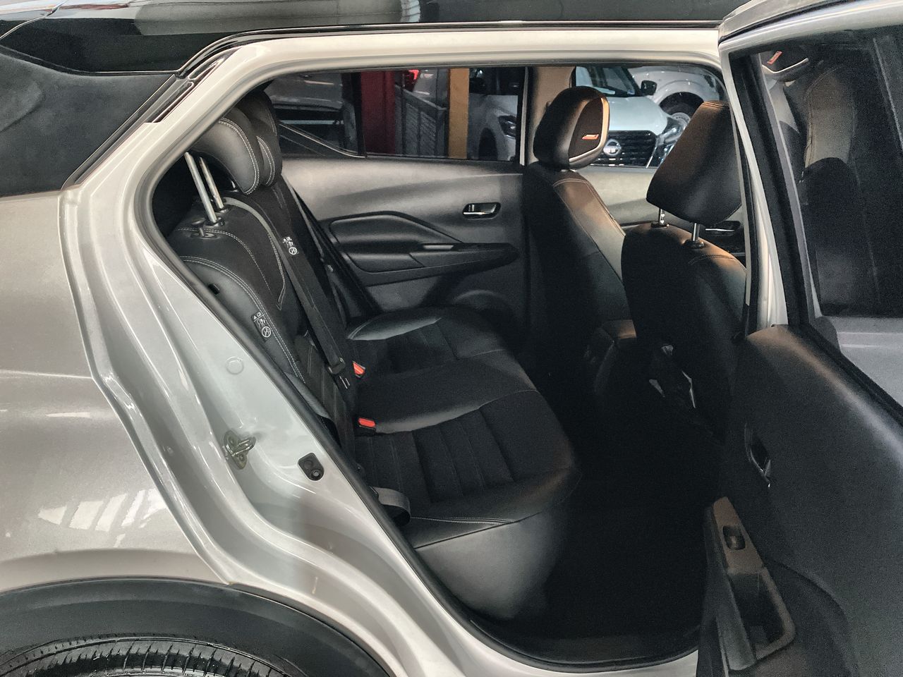 2021 Nissan KICKS PLATINUM BI-TONO 1.6 LTS CVT 21