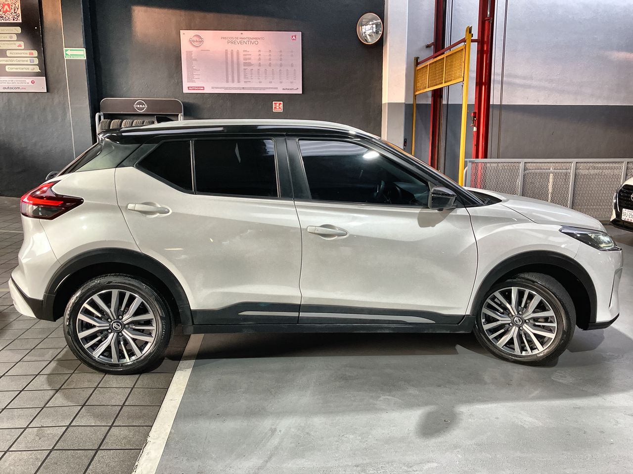 2021 Nissan KICKS PLATINUM BI-TONO 1.6 LTS CVT 21