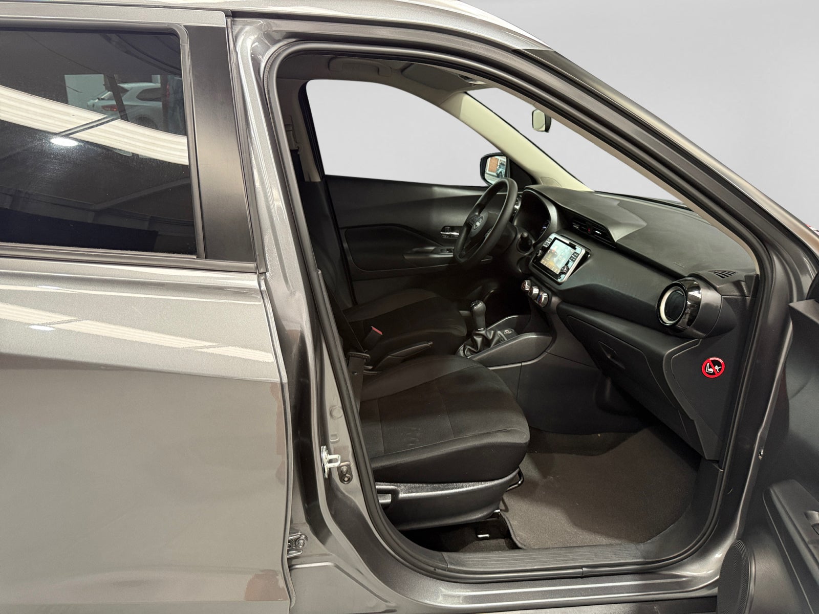 2024 Nissan KICKS PLAY ADVANCE 1.6 LTS MT 24
