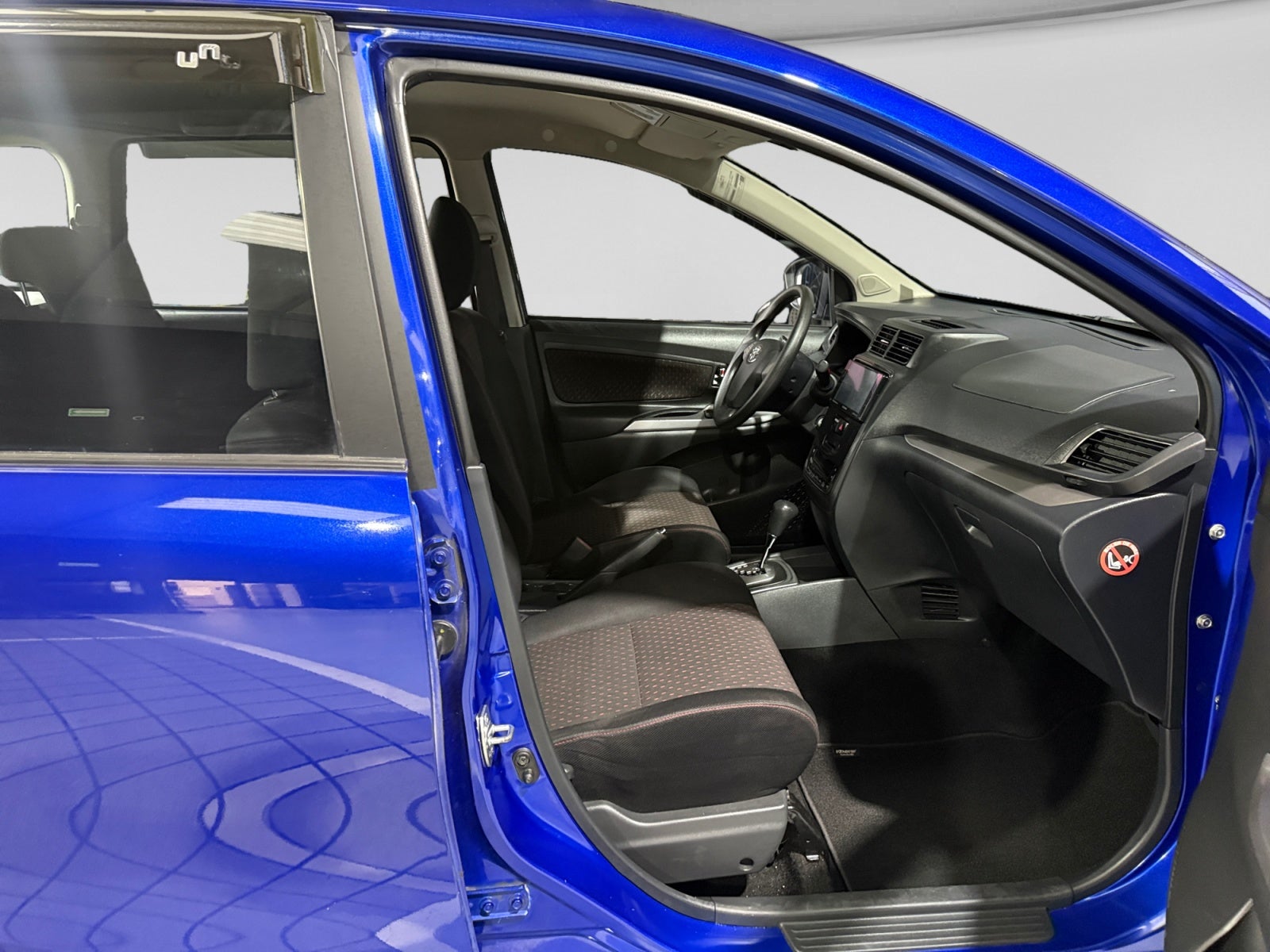 2021 Toyota AVANZA XLE AT