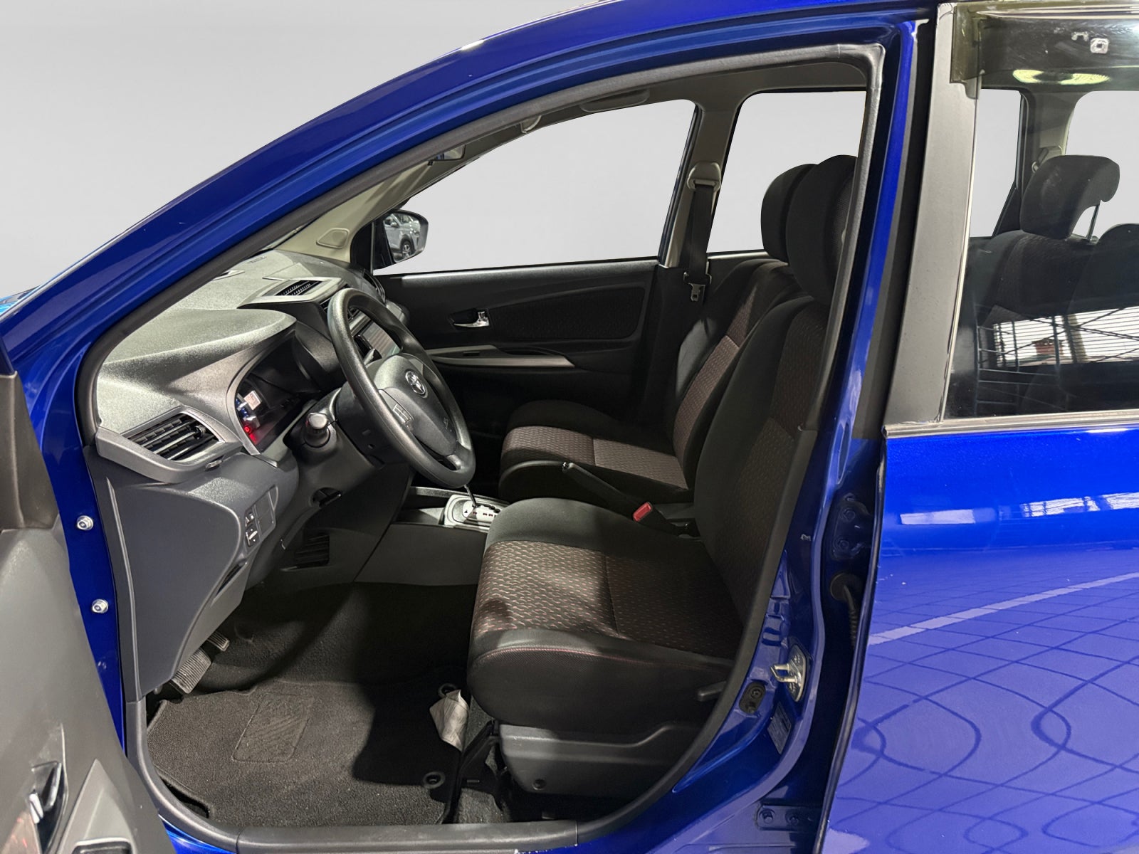 2021 Toyota AVANZA XLE AT