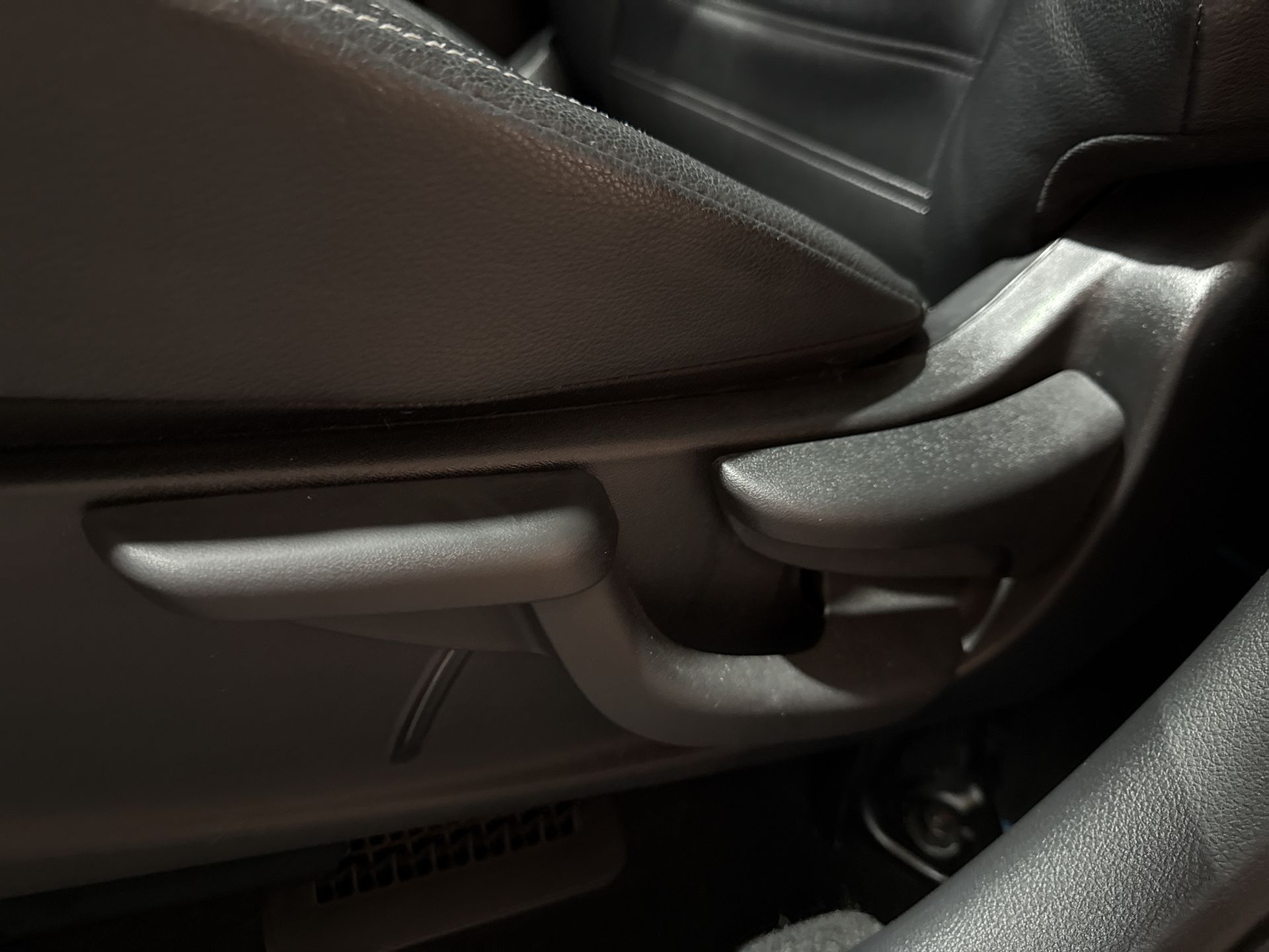 2023 Nissan KICKS PLATINUM E-POWER 23