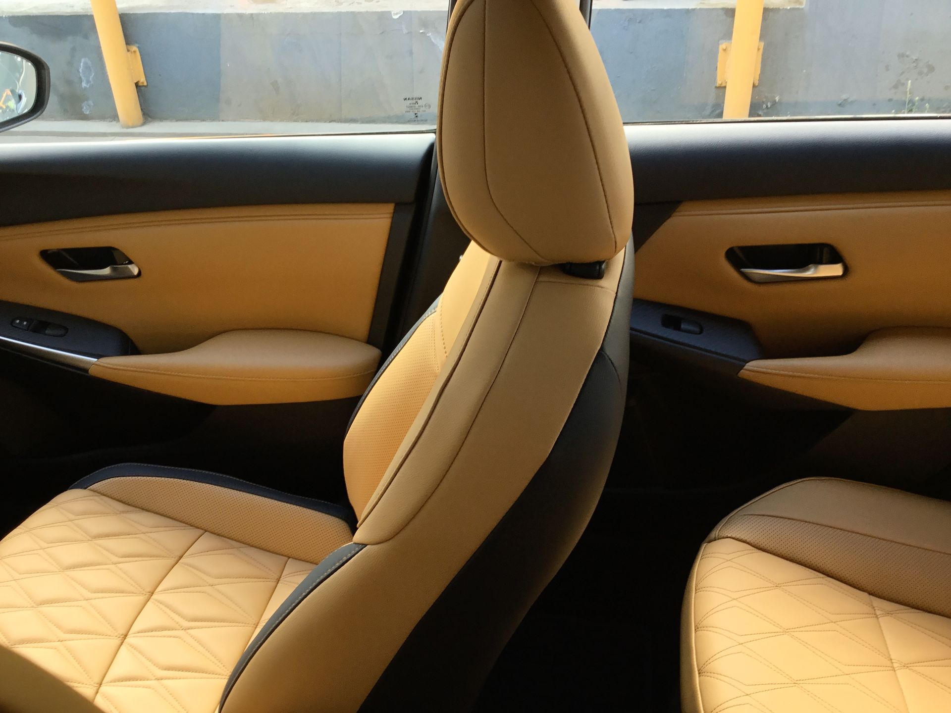 2025 Nissan SENTRA PLATINUM BITONO CVT 25