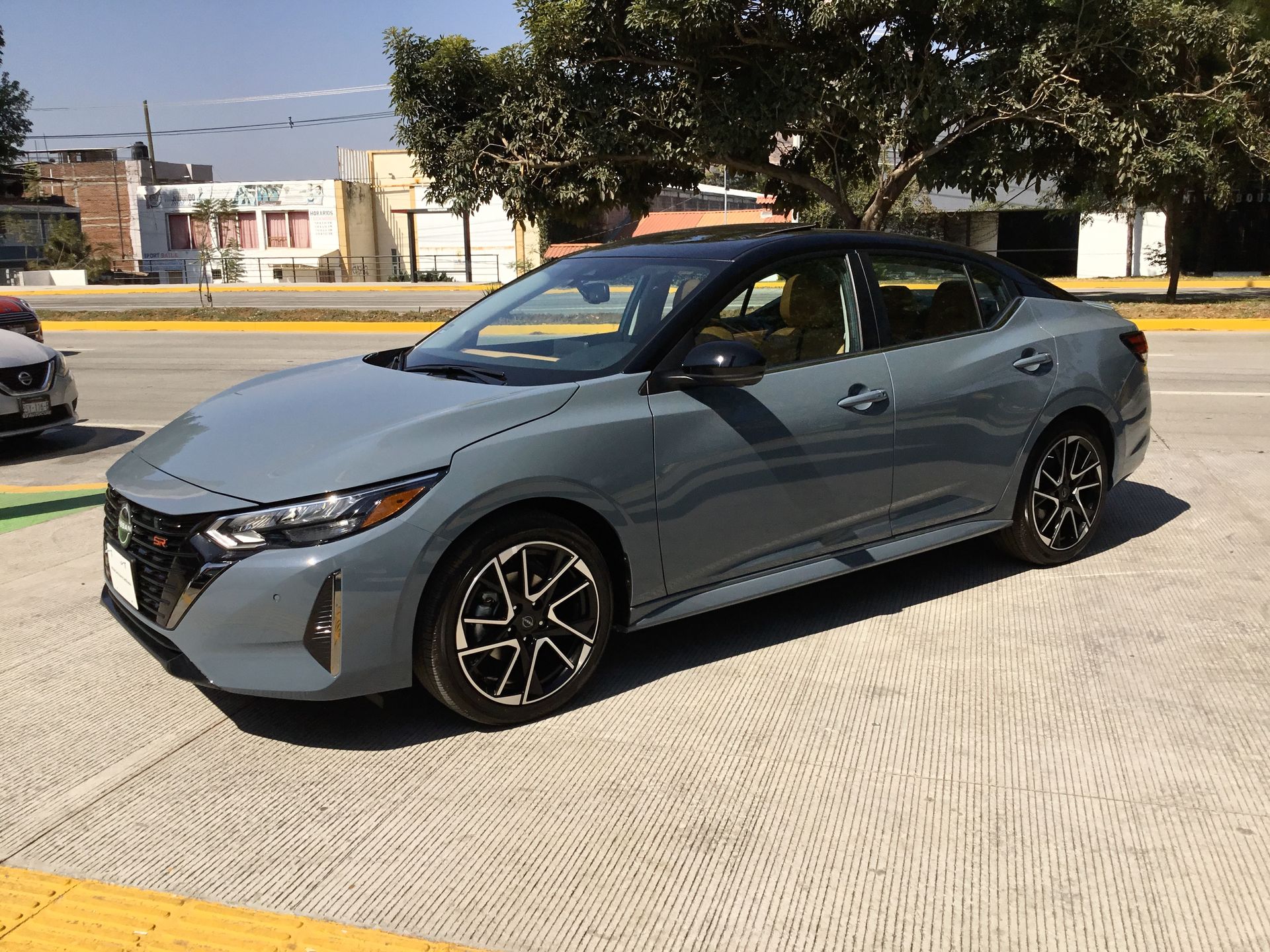 2025 Nissan SENTRA PLATINUM BITONO CVT 25