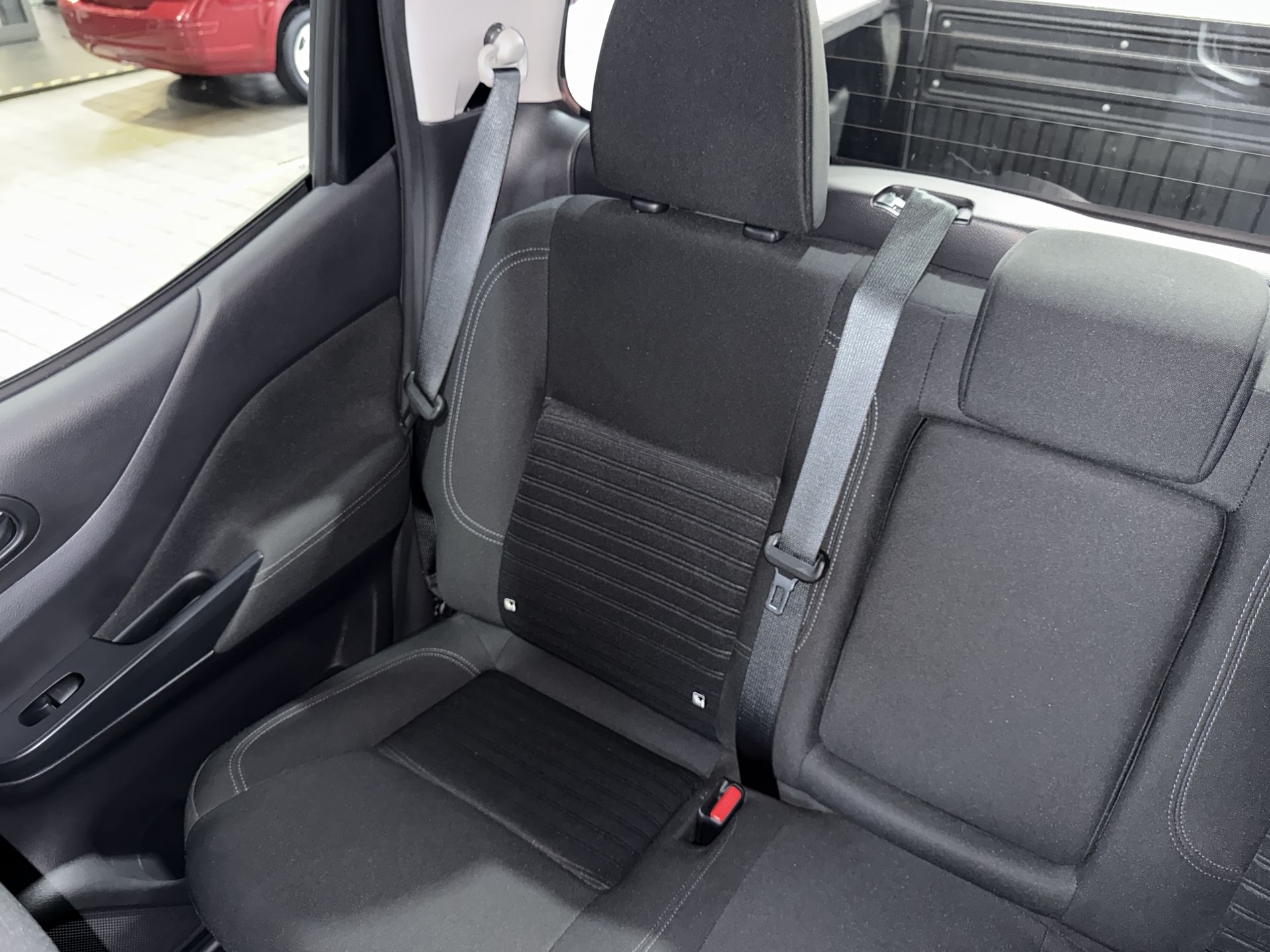 2025 Nissan FRONTIER XE TM 25