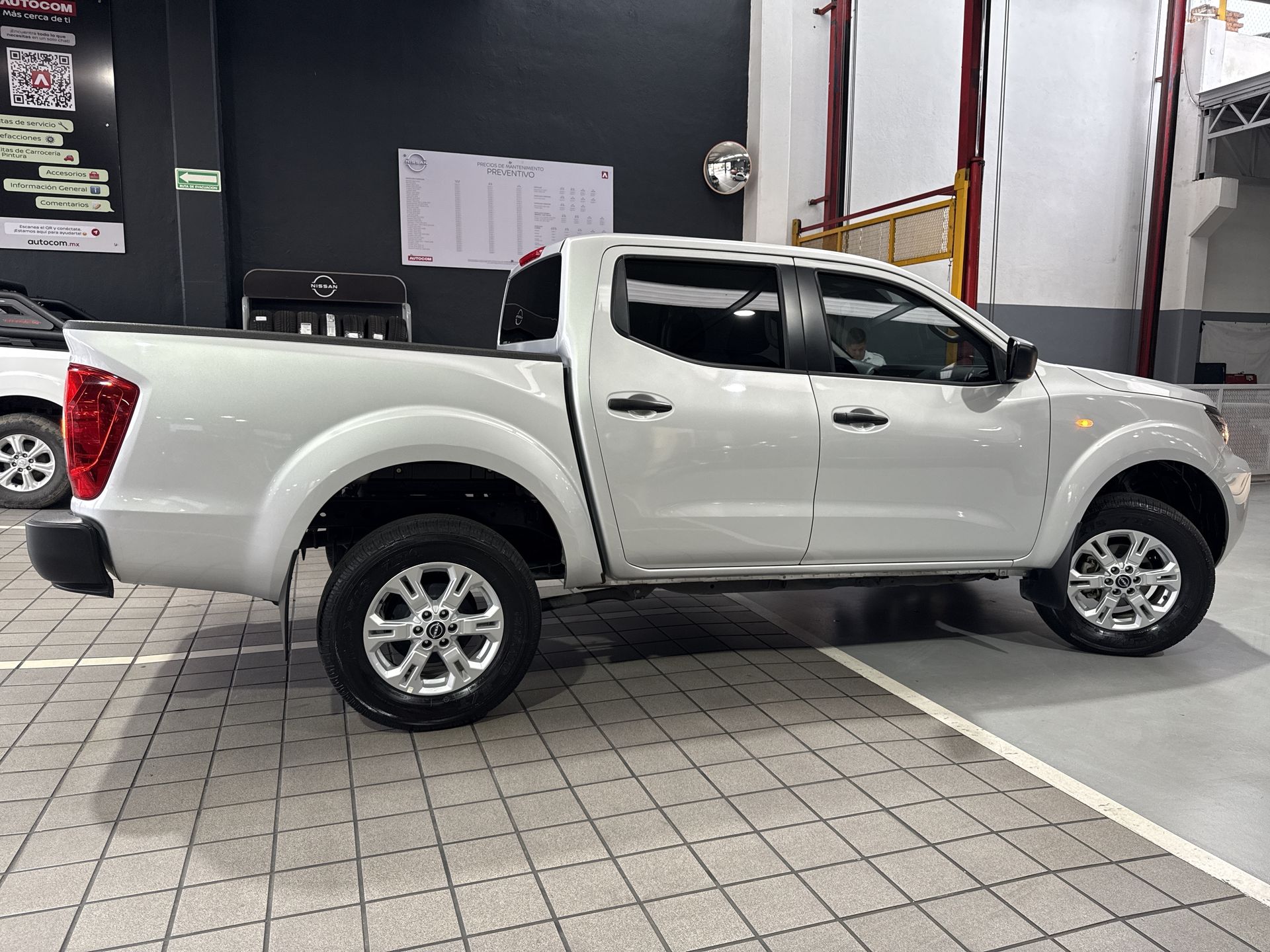 2025 Nissan FRONTIER XE TM 25