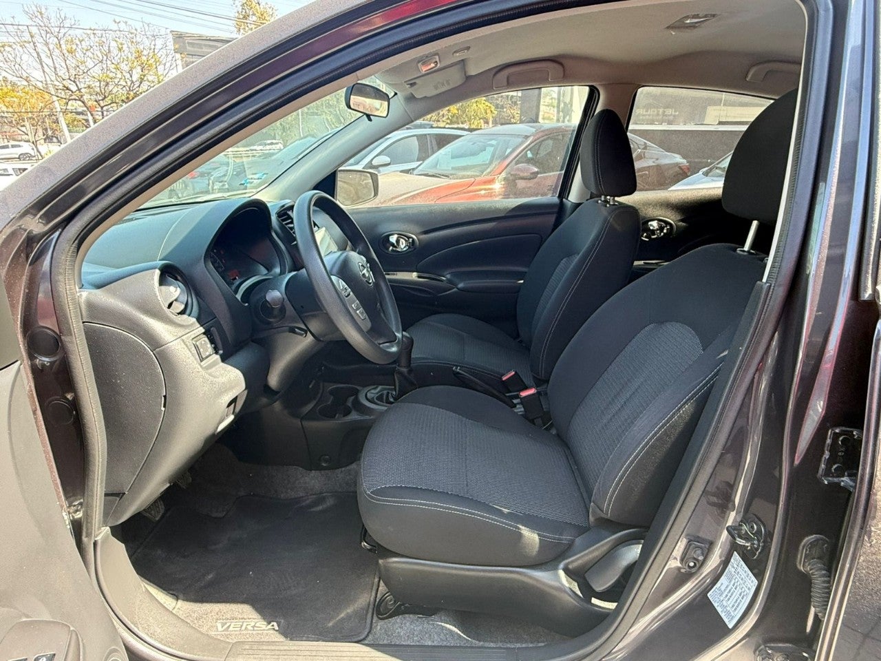 2017 Nissan VERSA SENSE MT AC