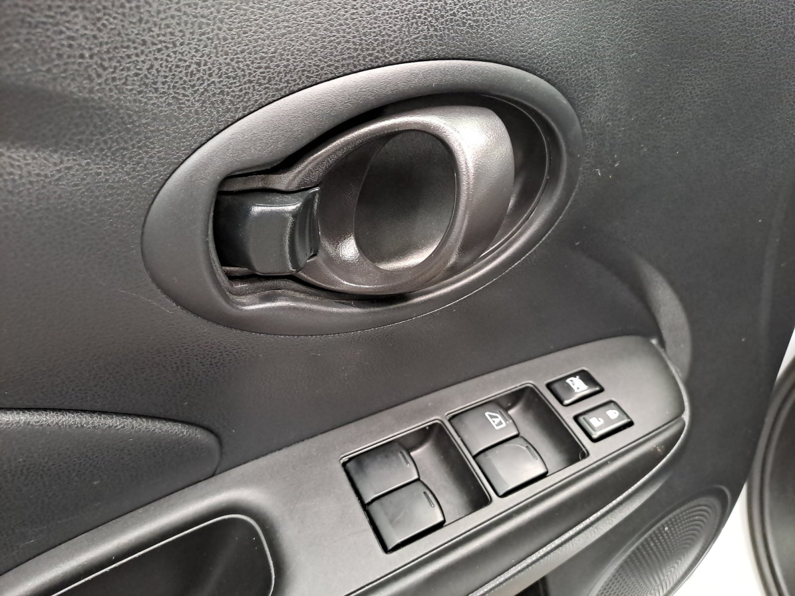 2022 Nissan V-DRIVE V-DRIVE T/M A/C