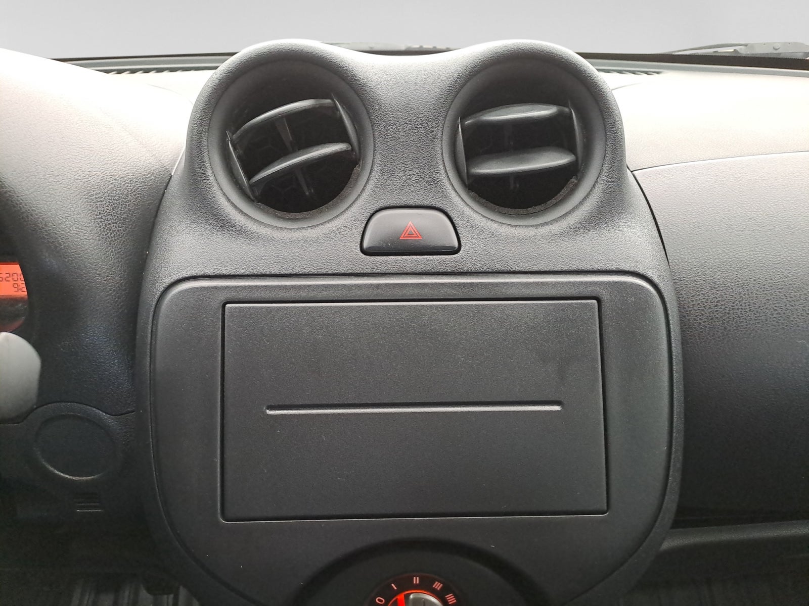 2022 Nissan V-DRIVE V-DRIVE T/M A/C
