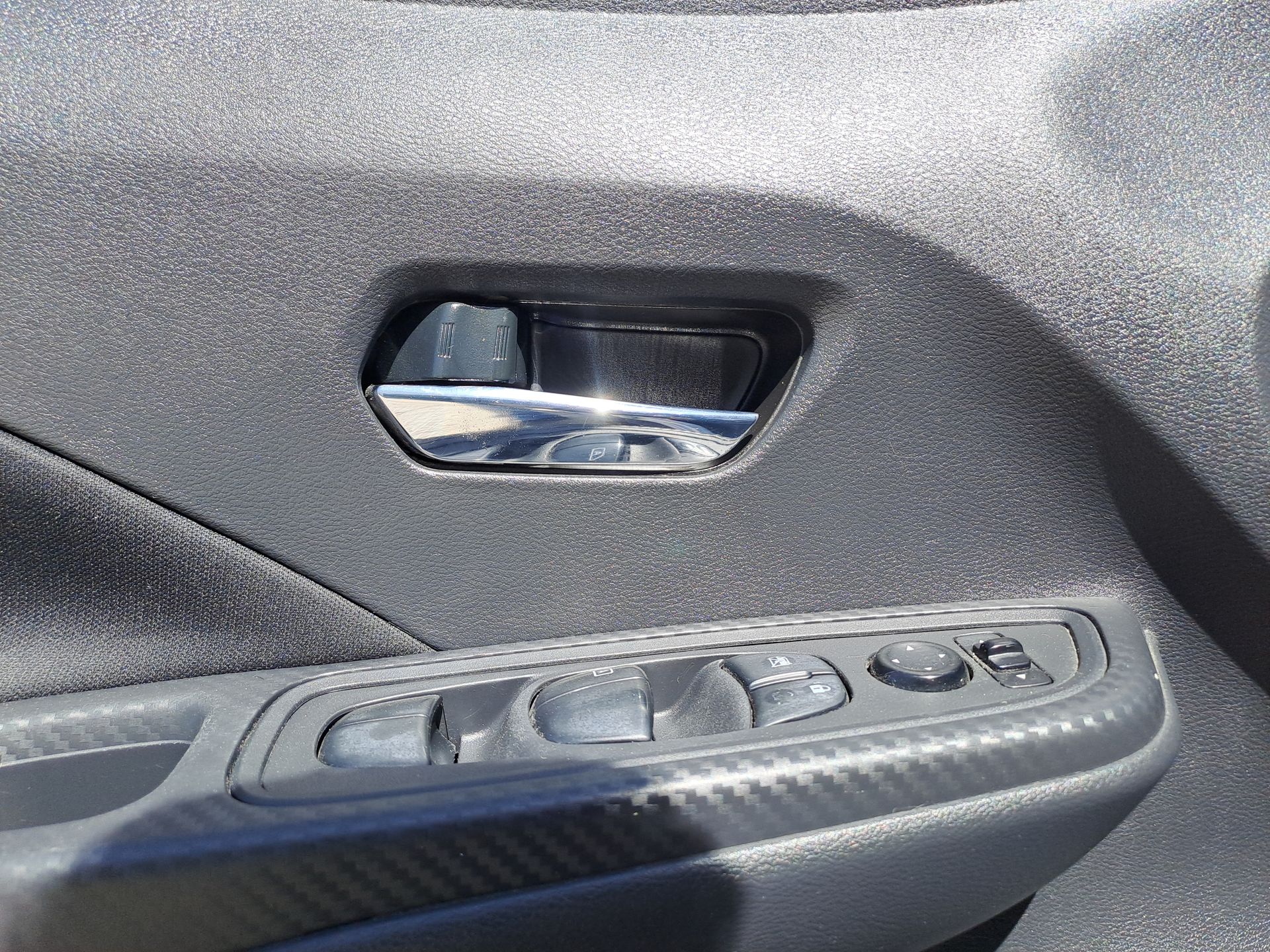 2022 Nissan VERSA ADVANCE CVT 22