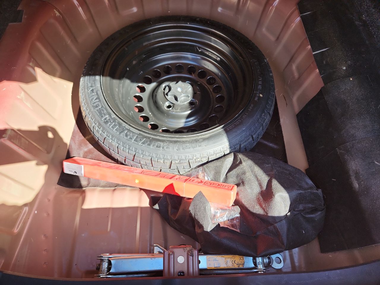 2022 Nissan VERSA ADVANCE CVT 22