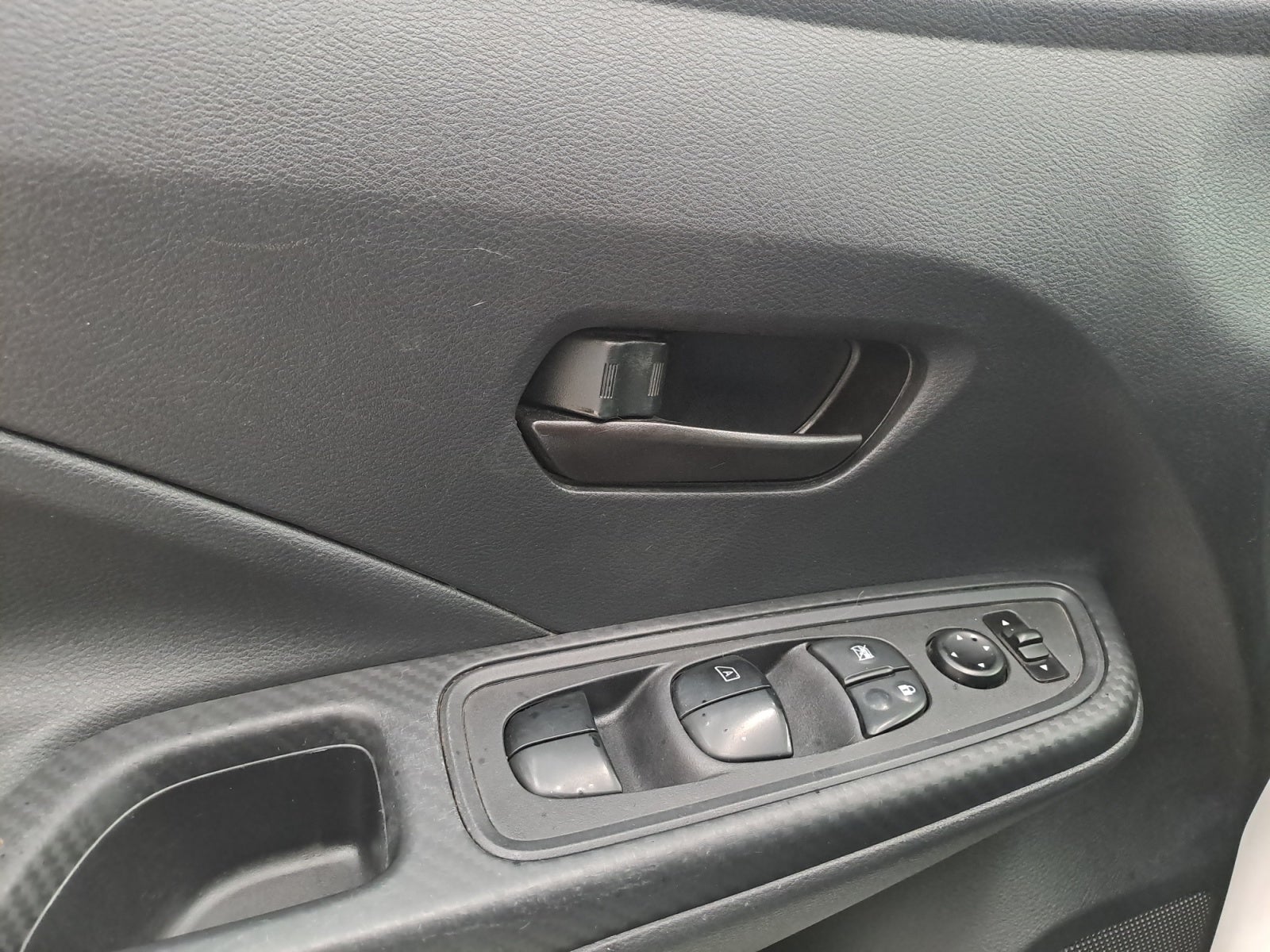 2023 Nissan VERSA SENSE MT 23