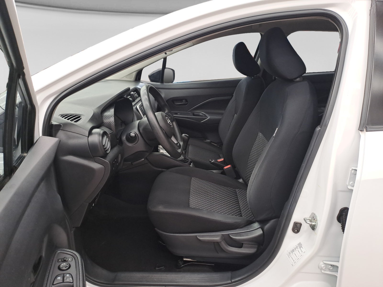 2023 Nissan VERSA SENSE MT 23