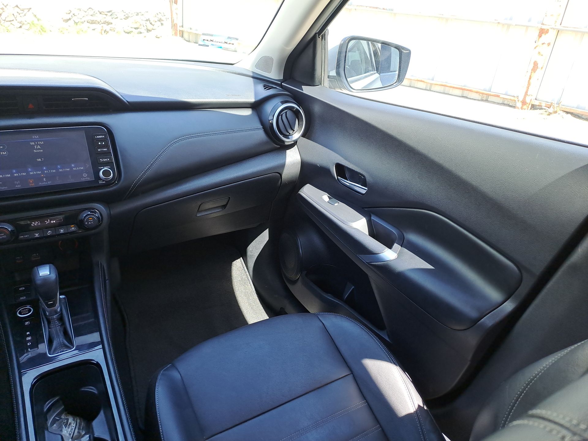 2023 Nissan KICKS EXCLUSIVE BI-TONO 1.6 LTS CVT 23