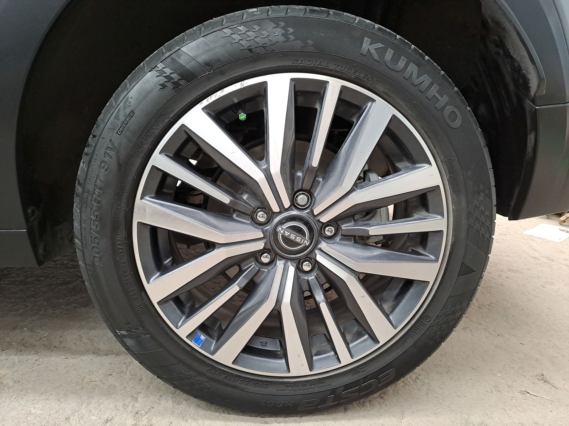 2023 Nissan KICKS EXCLUSIVE BI-TONO 1.6 LTS CVT 23