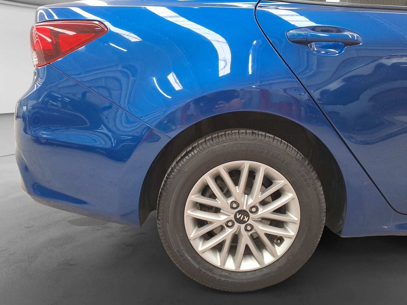 2020 Kia RIO SEDÁN LX TA