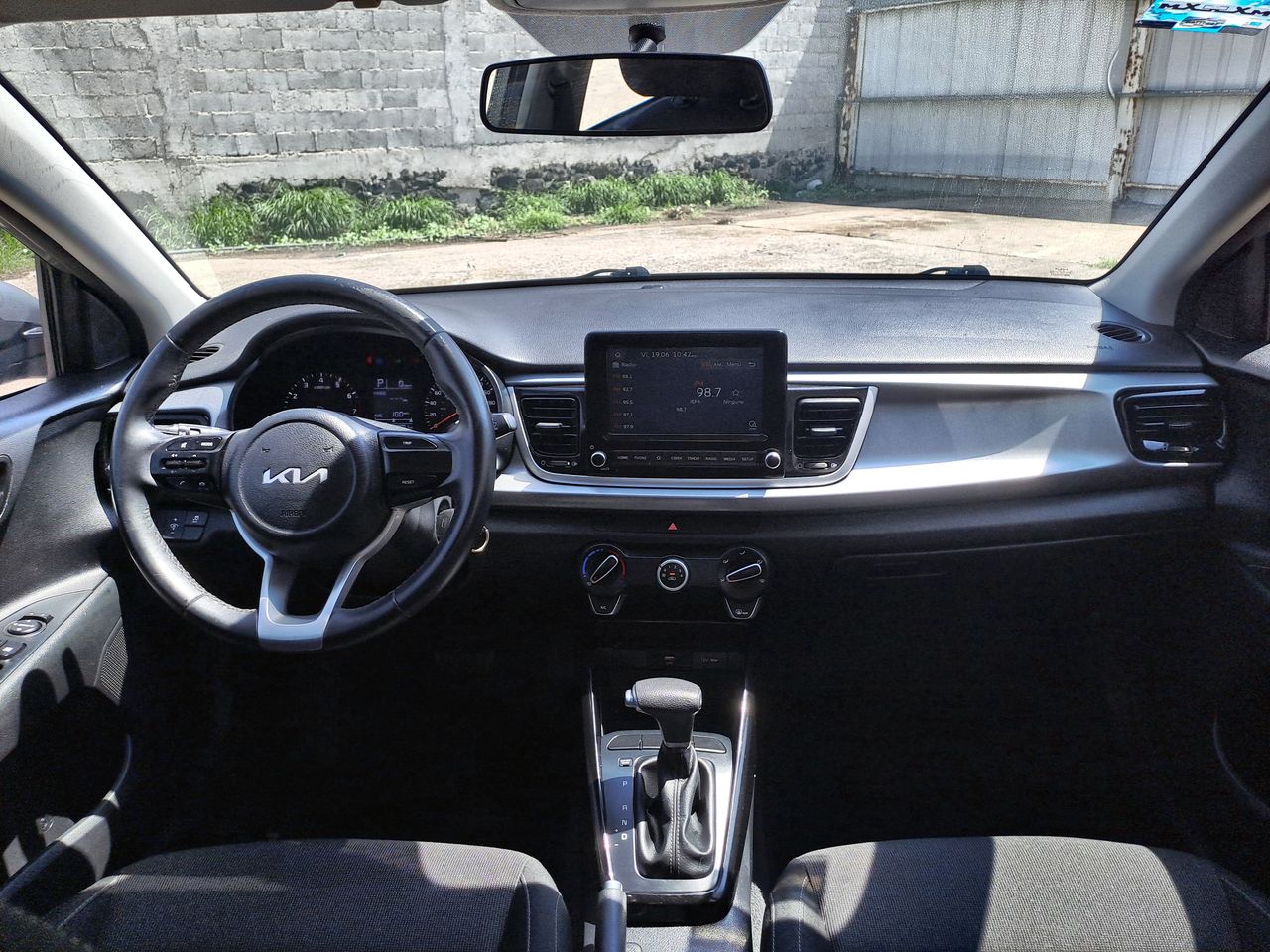 2022 Kia RIO LX TM