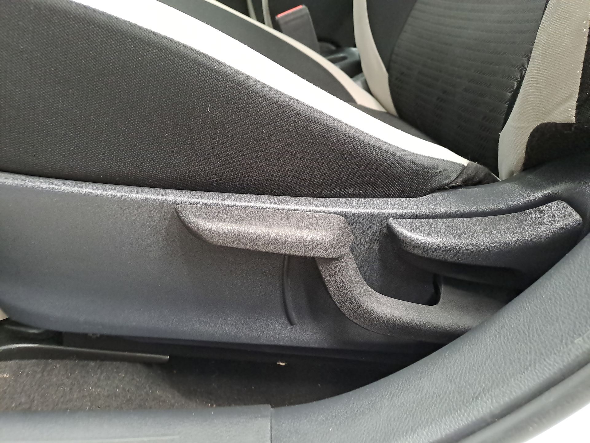 2022 Nissan VERSA ADVANCE CVT 22