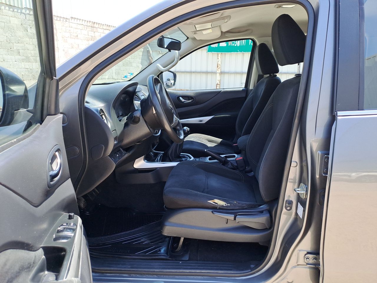 2020 Nissan FRONTIER LE TM AC