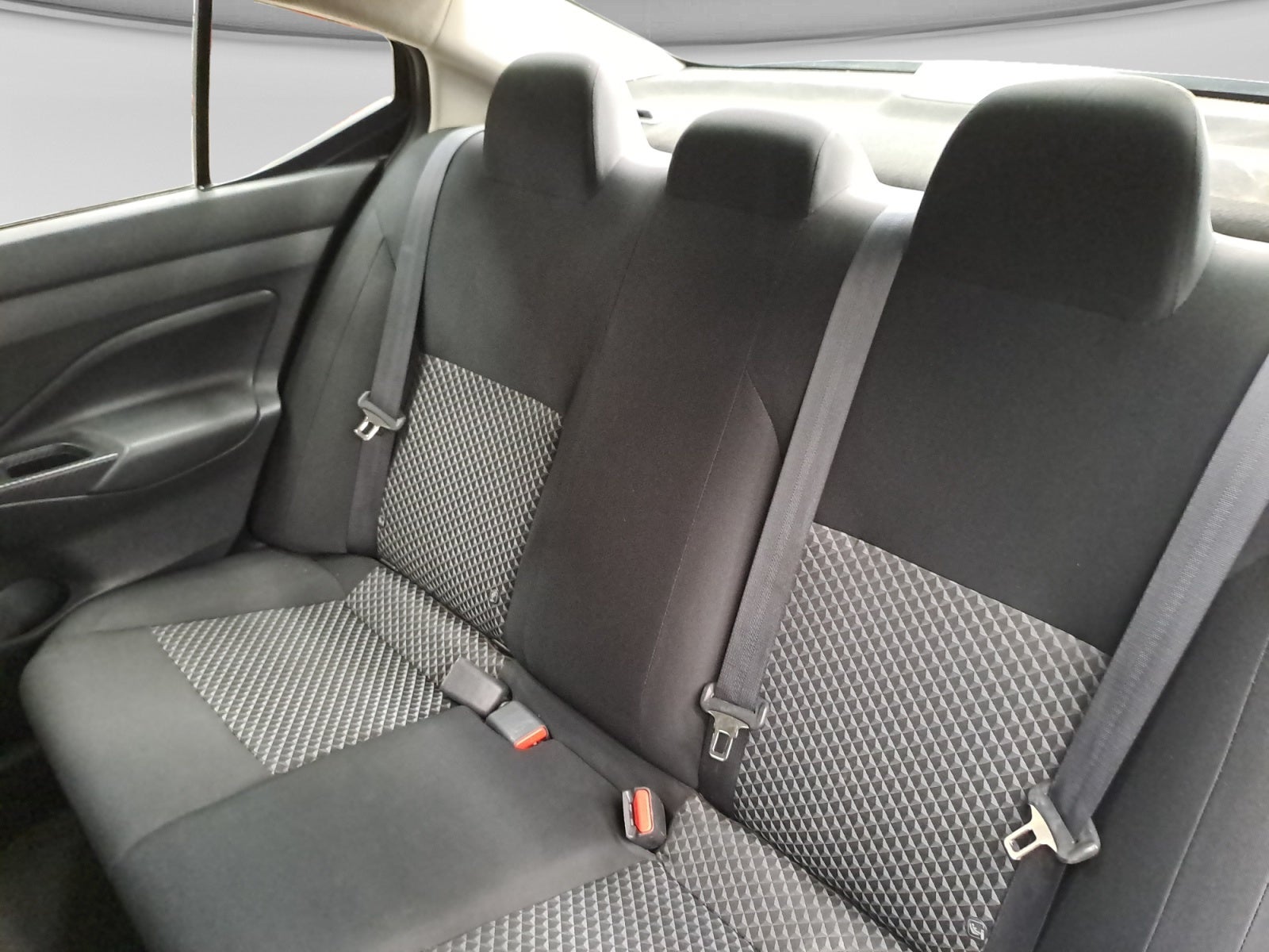 2022 Nissan VERSA SENSE CVT 22