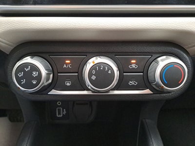 2022 Nissan VERSA ADVANCE CVT 22