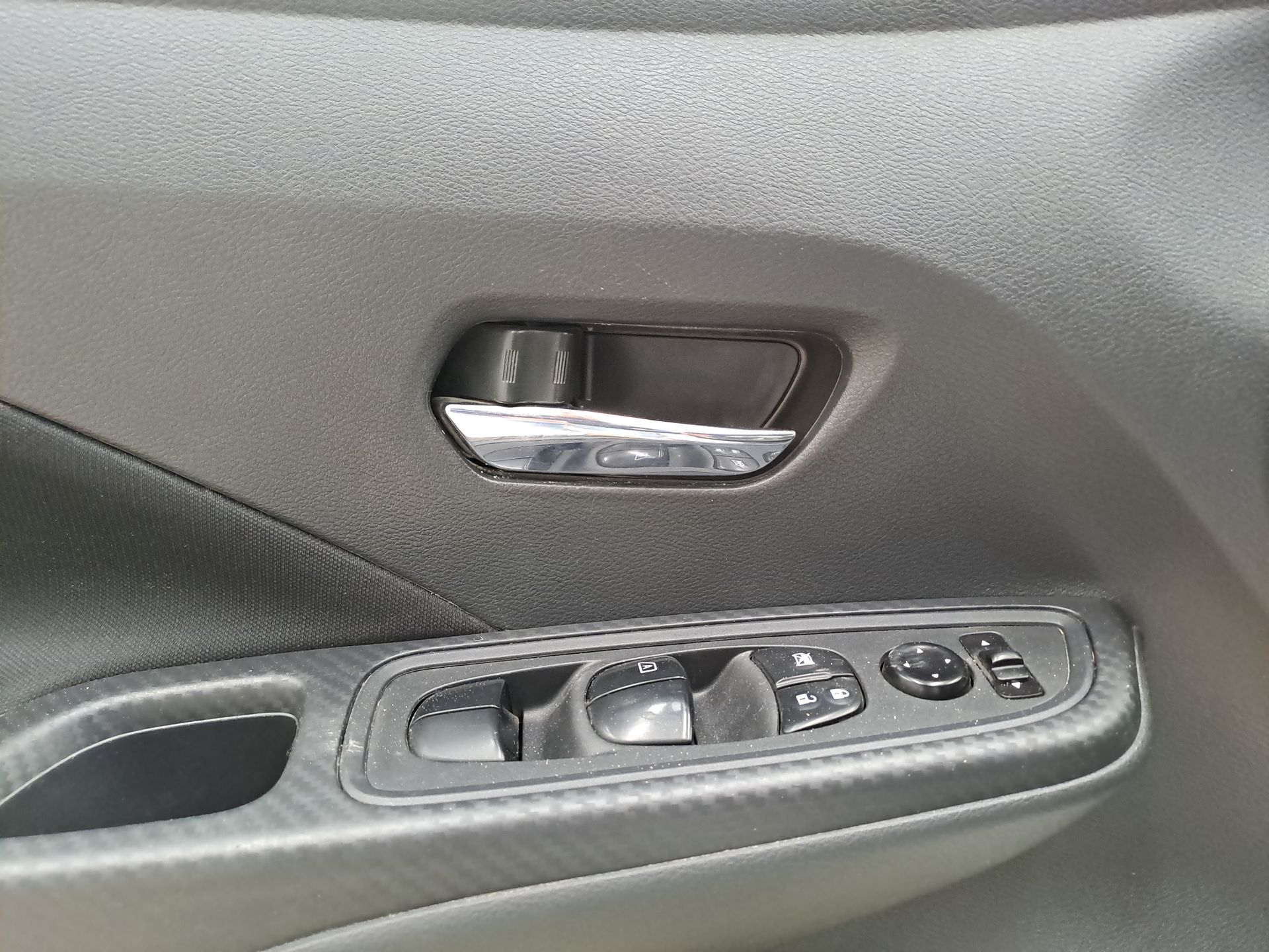 2022 Nissan VERSA ADVANCE CVT 22