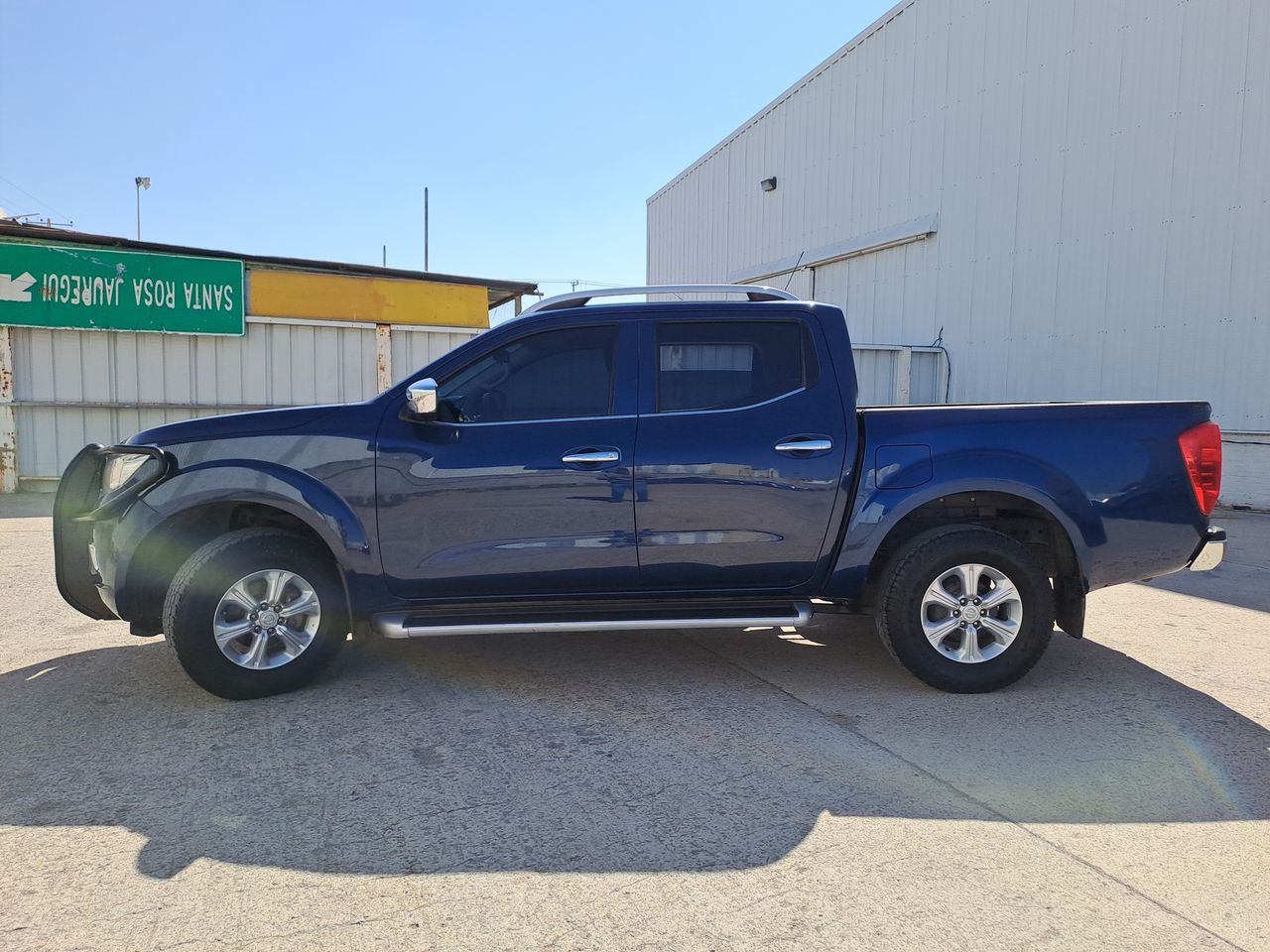 2020 Nissan FRONTIER LE TM AC
