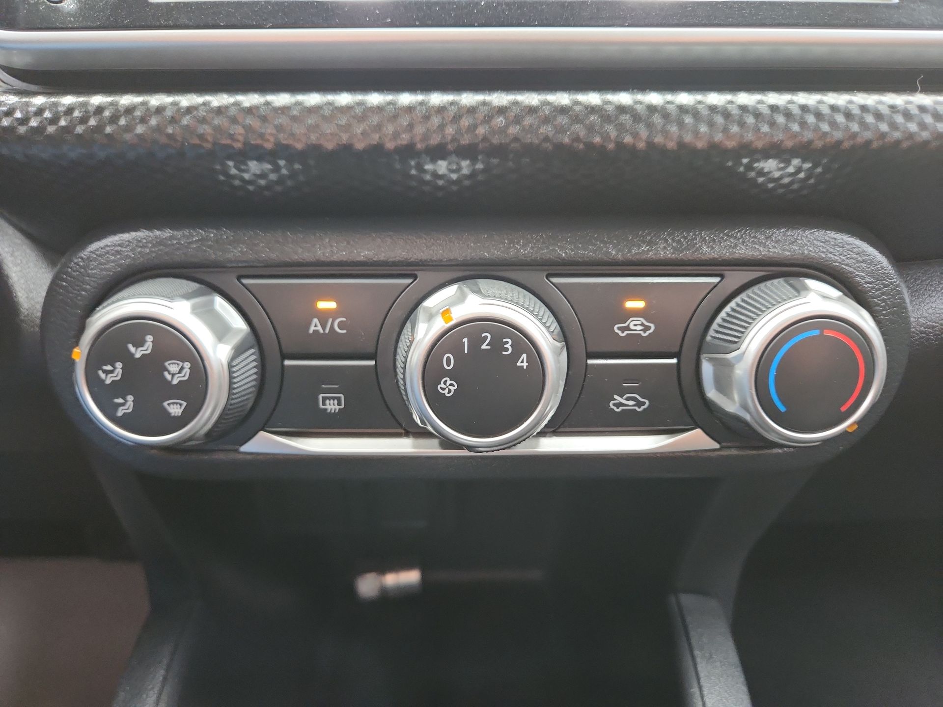 2025 Nissan KICKS ADVANCE 1.6 LTS CVT 25