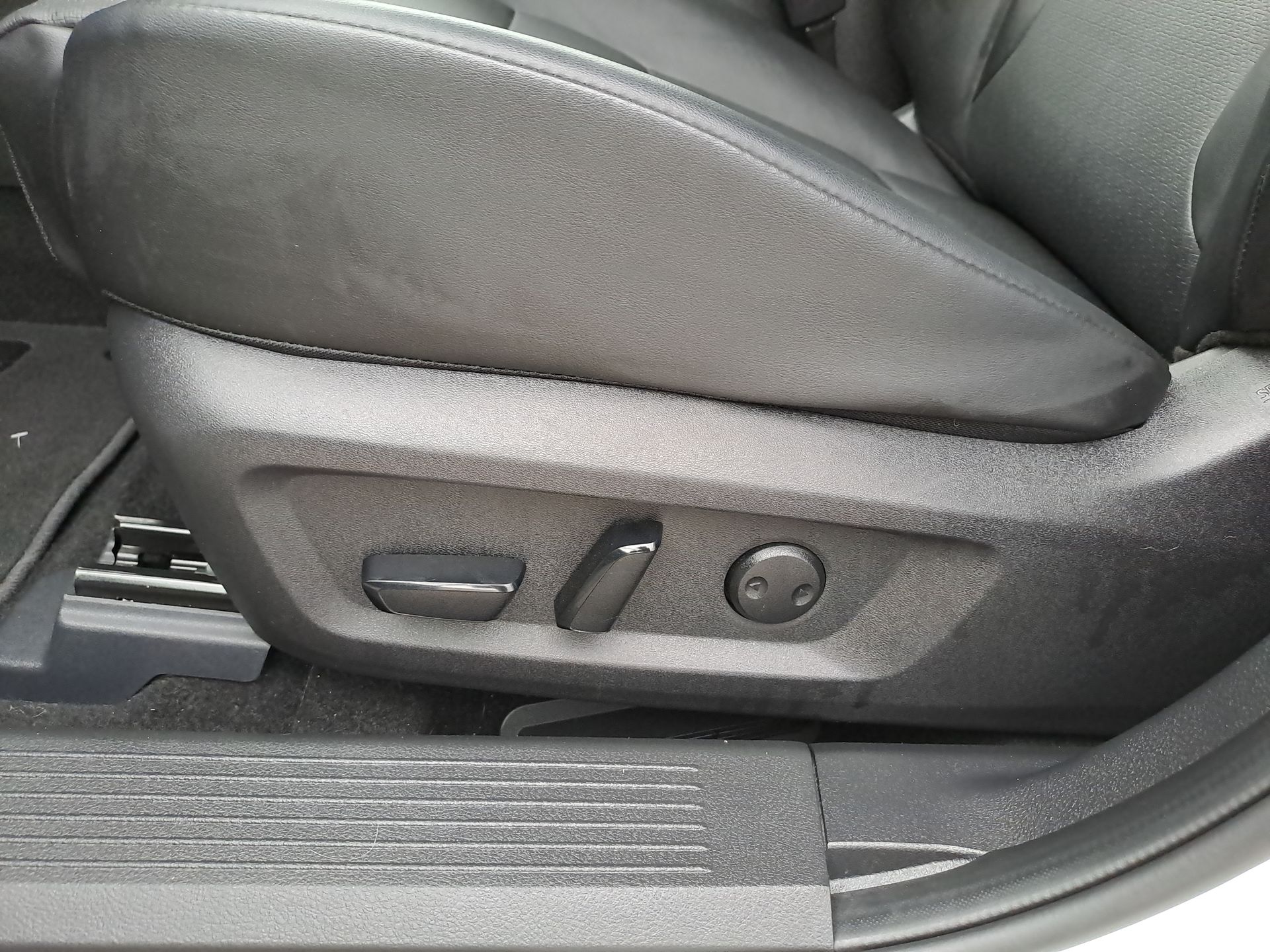 2025 Nissan X-TRAIL PLATINUM E-POWER 2 ROW 25