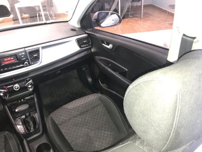 2018 Kia RIO LX 1.6 AT