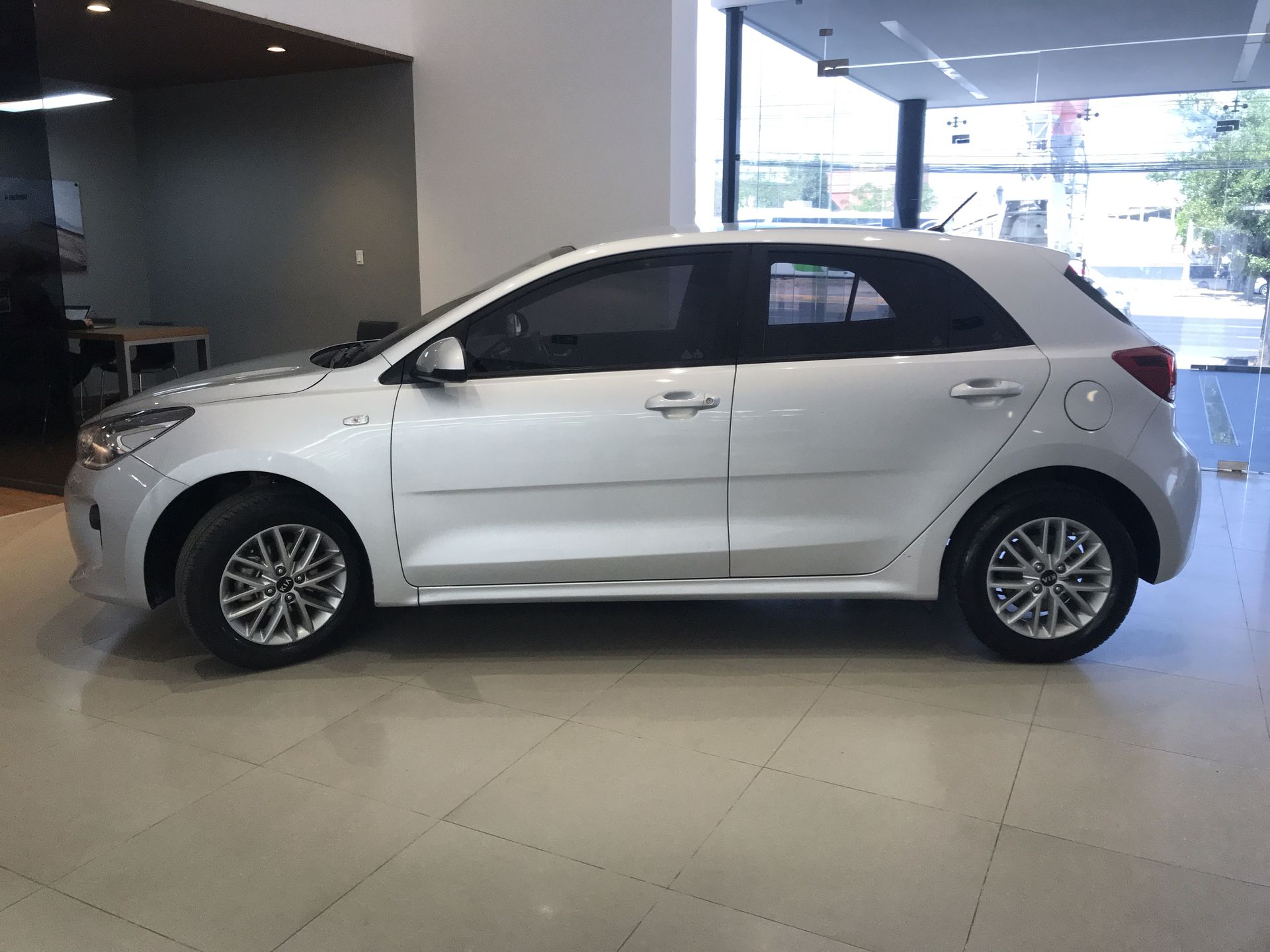 2018 Kia RIO LX 1.6 AT