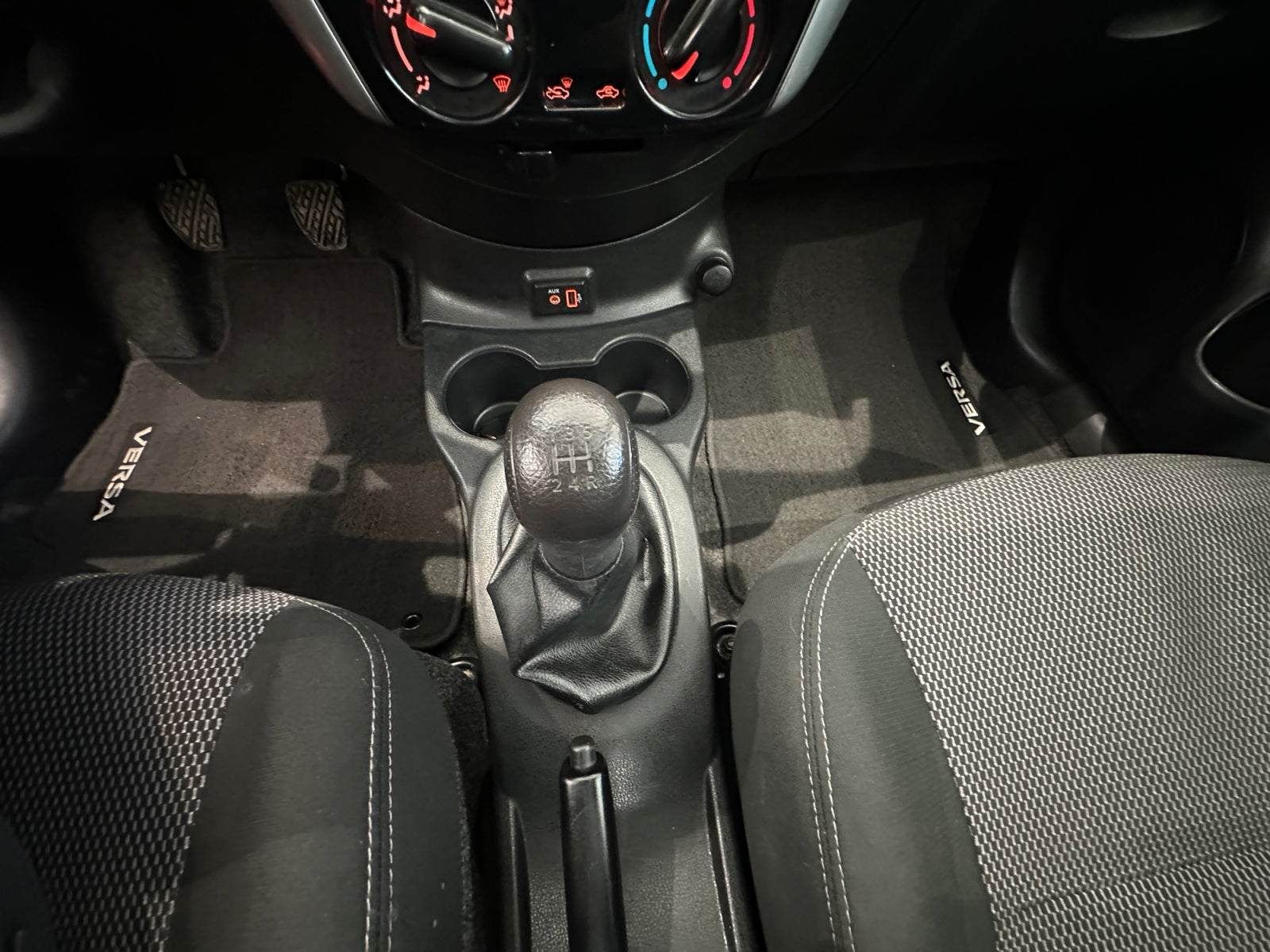 2018 Nissan VERSA ADVANCE MT AC