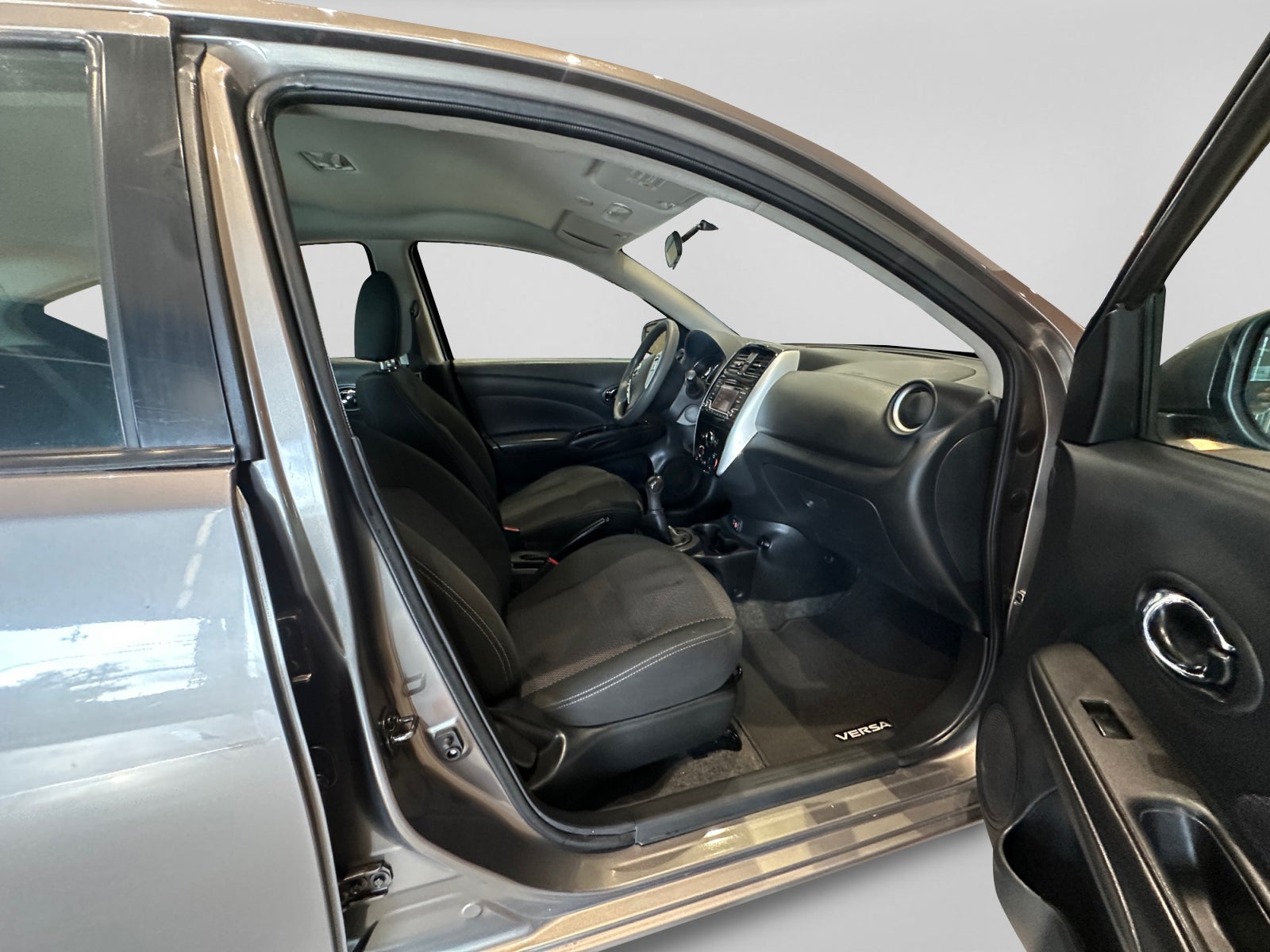 2018 Nissan VERSA ADVANCE MT AC