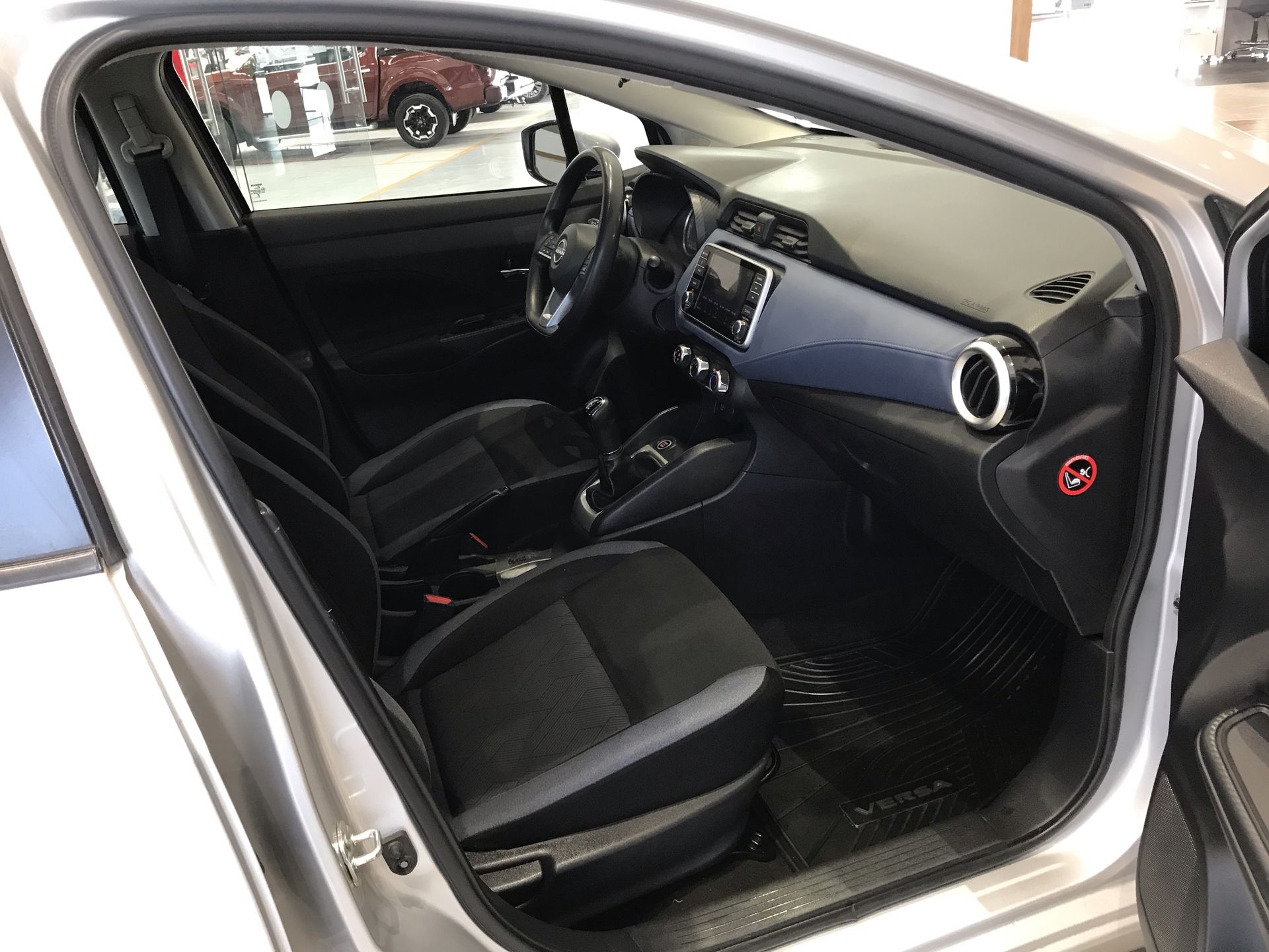 2023 Nissan VERSA ADVANCE MT 23