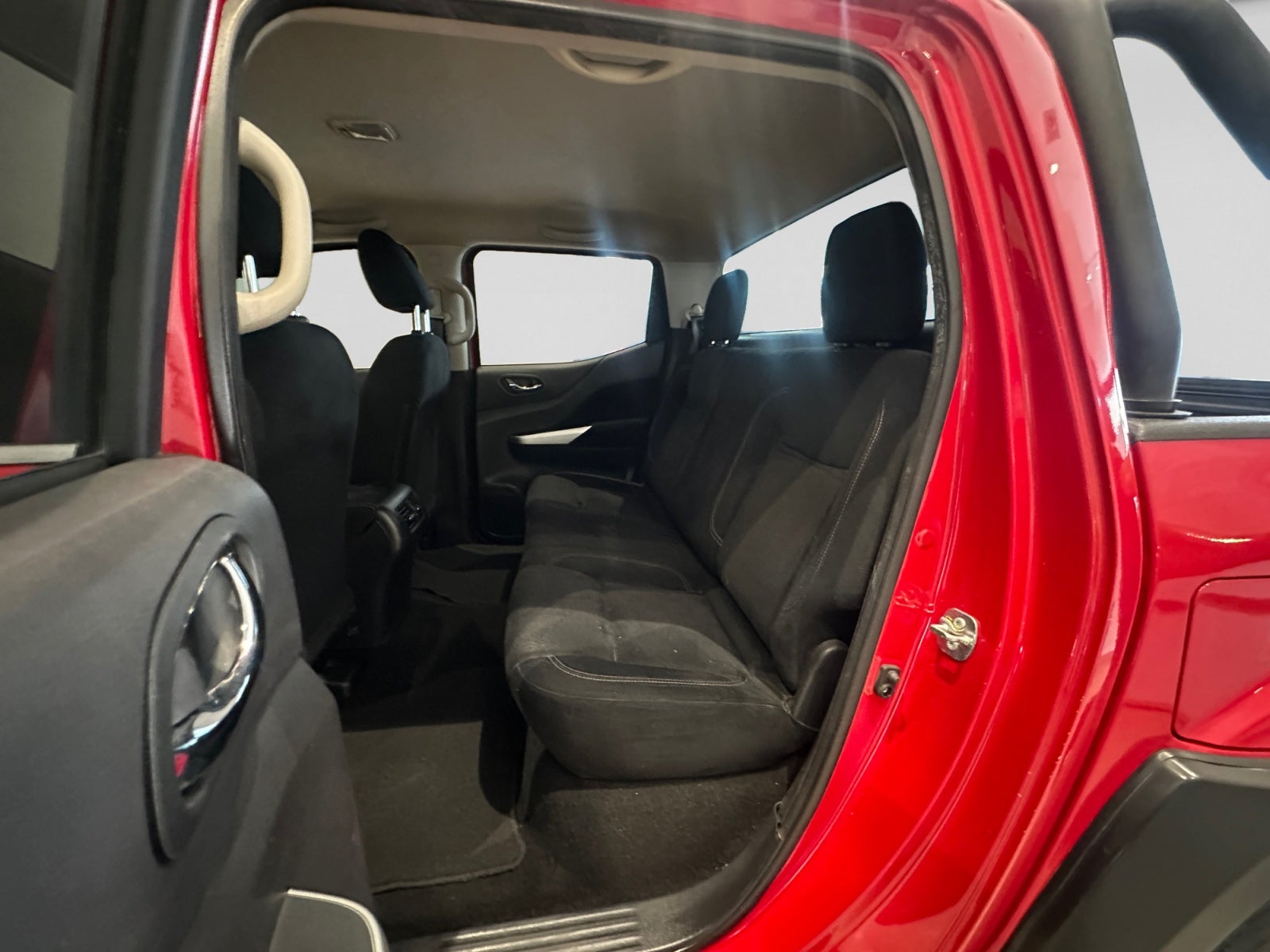 2018 Nissan FRONTIER LE TM AC