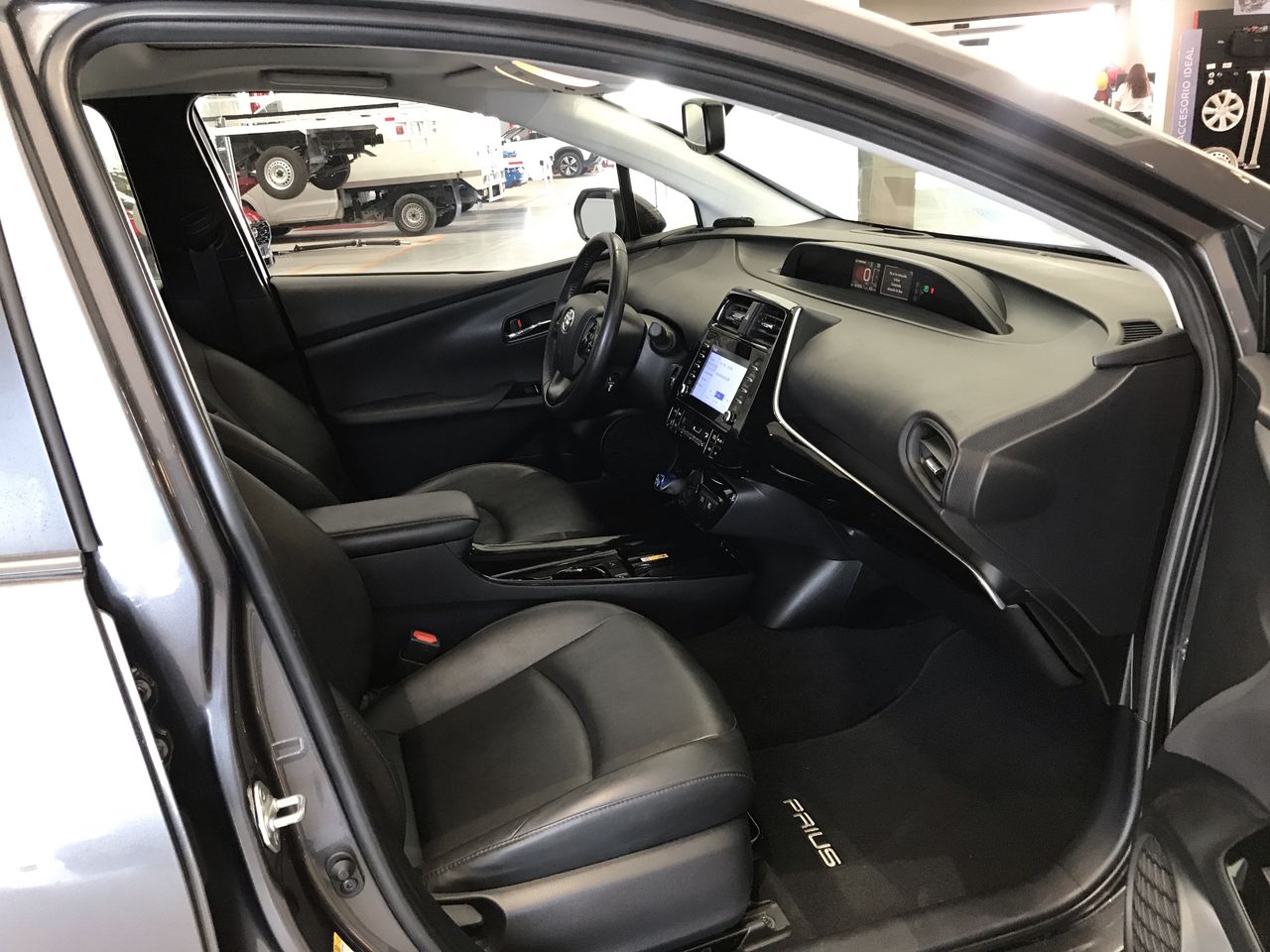 2020 Toyota PRIUS PREMIUM