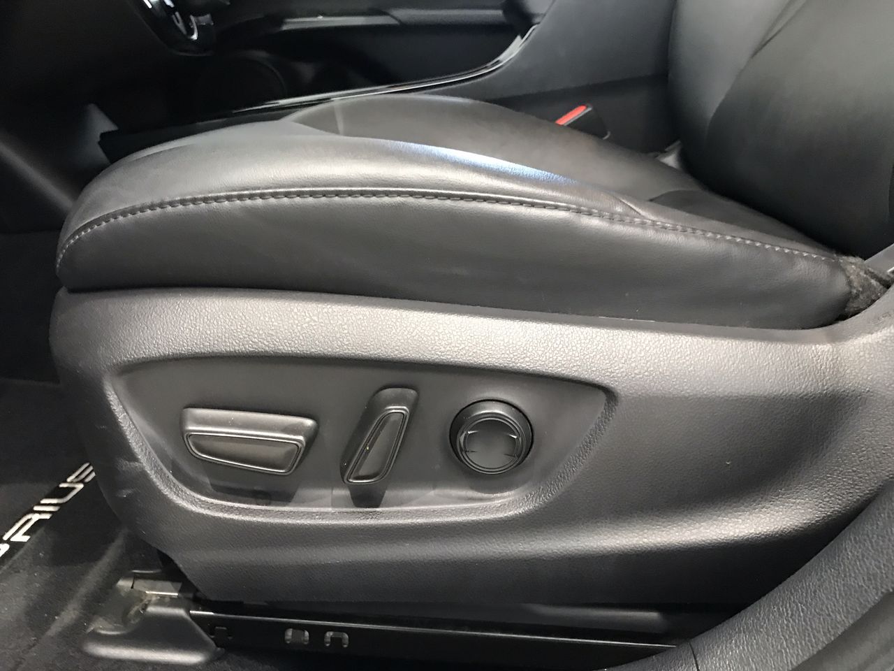 2020 Toyota PRIUS PREMIUM