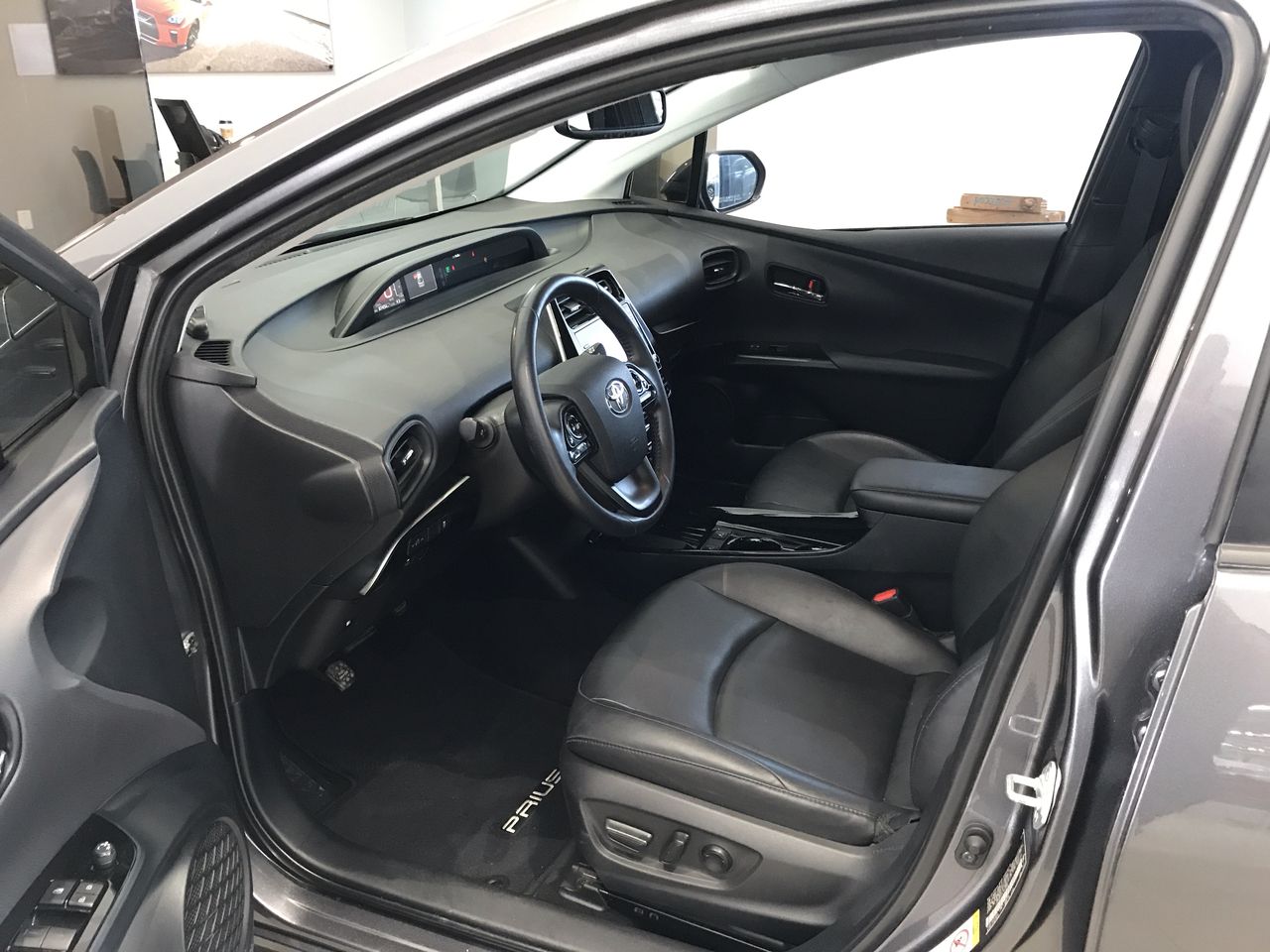 2020 Toyota PRIUS PREMIUM