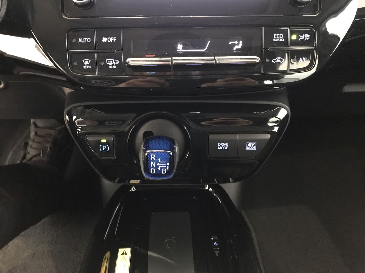 2020 Toyota PRIUS PREMIUM