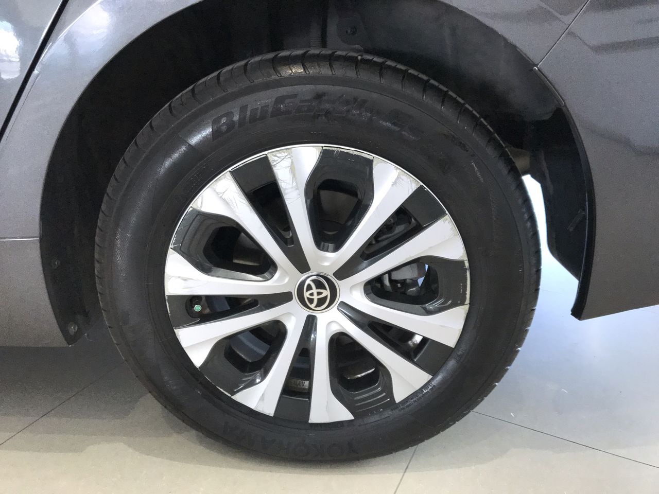 2020 Toyota PRIUS PREMIUM