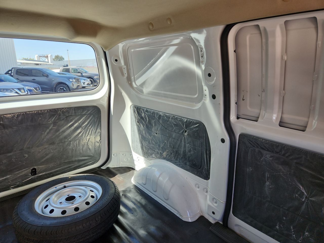 2022 Chevrolet TORNADO VAN LS B