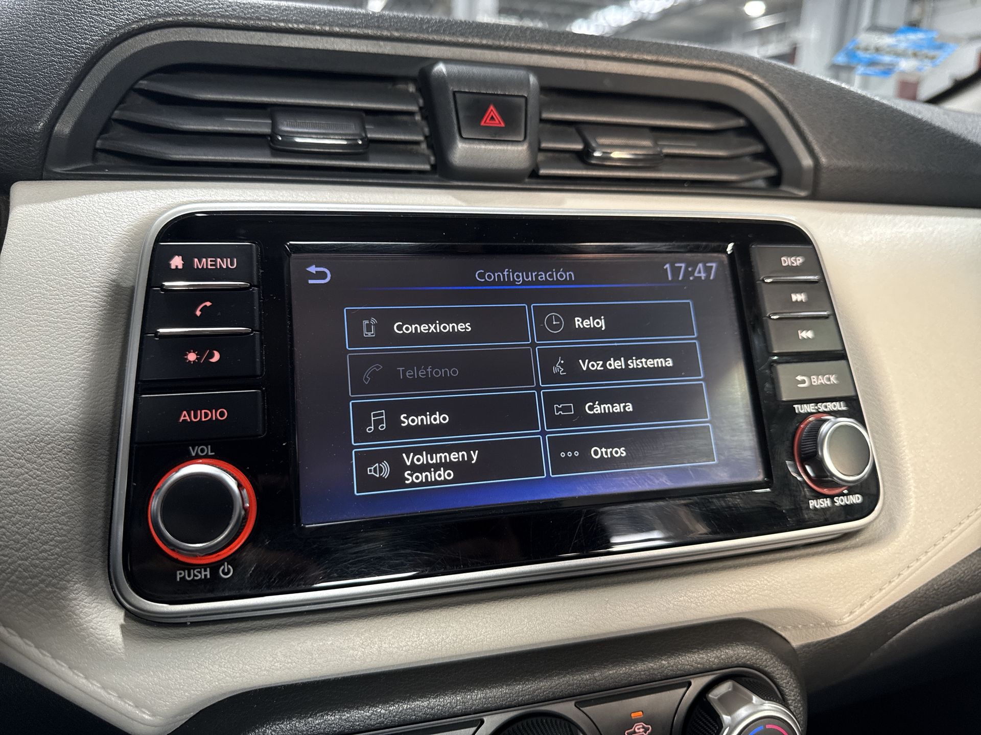 2022 Nissan VERSA ADVANCE MT 22