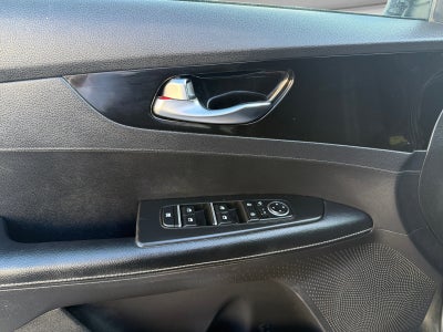 2022 Kia FORTE LX IVT