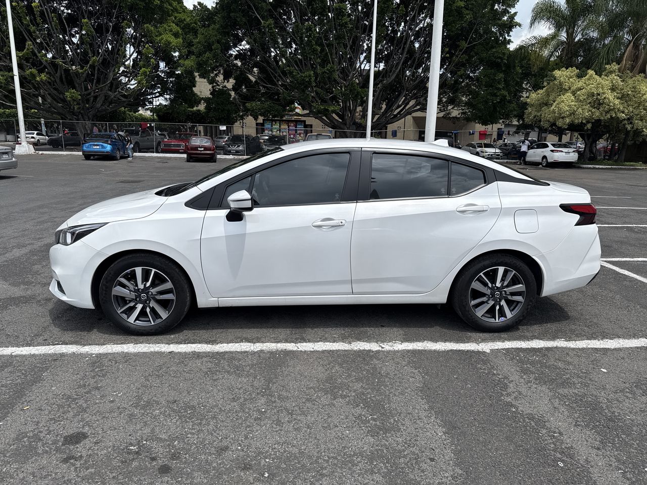 2021 Nissan VERSA ADVANCE MT 21